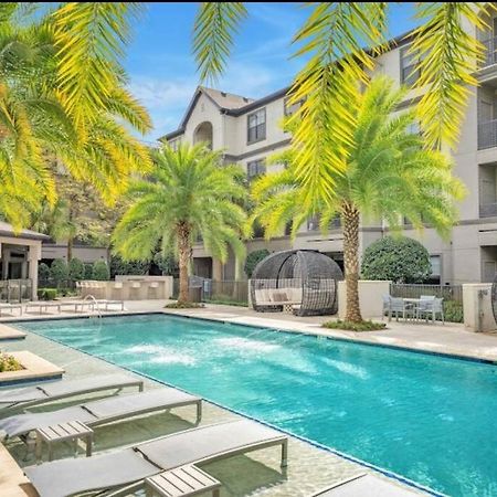Chic Retreat-Walk To Nrg-Pool Apartment Houston Ngoại thất bức ảnh