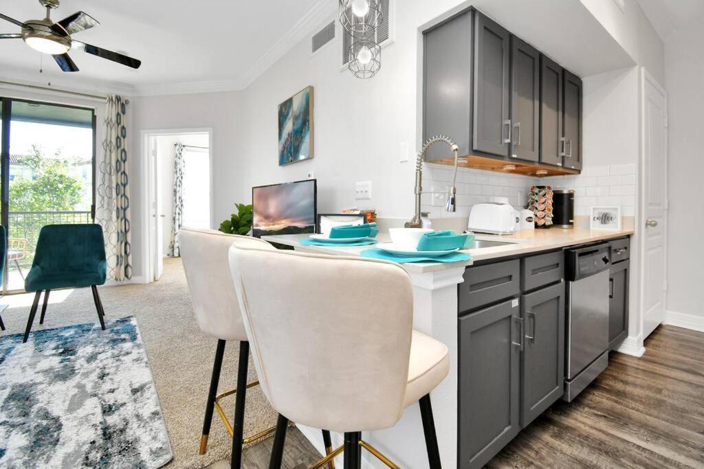 Chic Retreat-Walk To Nrg-Pool Apartment Houston Ngoại thất bức ảnh