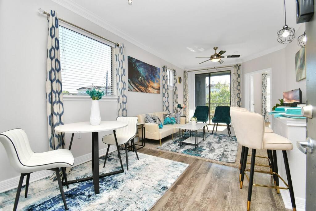 Chic Retreat-Walk To Nrg-Pool Apartment Houston Ngoại thất bức ảnh