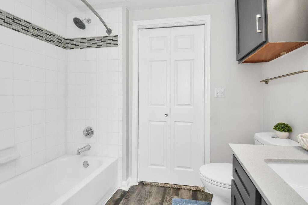 Chic Retreat-Walk To Nrg-Pool Apartment Houston Ngoại thất bức ảnh