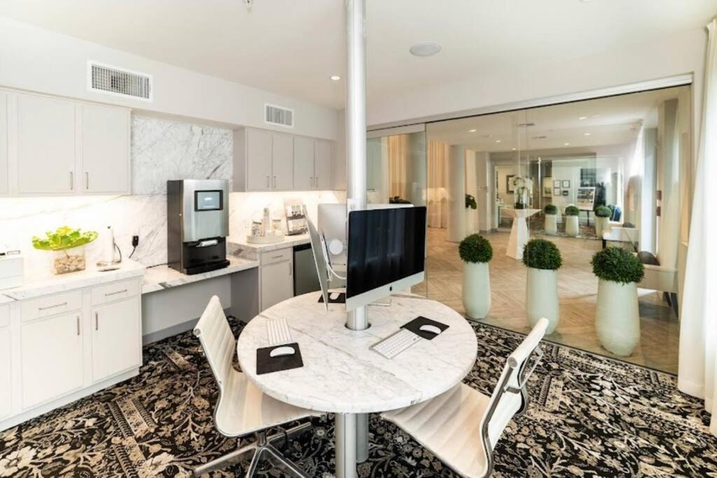 Chic Retreat-Walk To Nrg-Pool Apartment Houston Ngoại thất bức ảnh