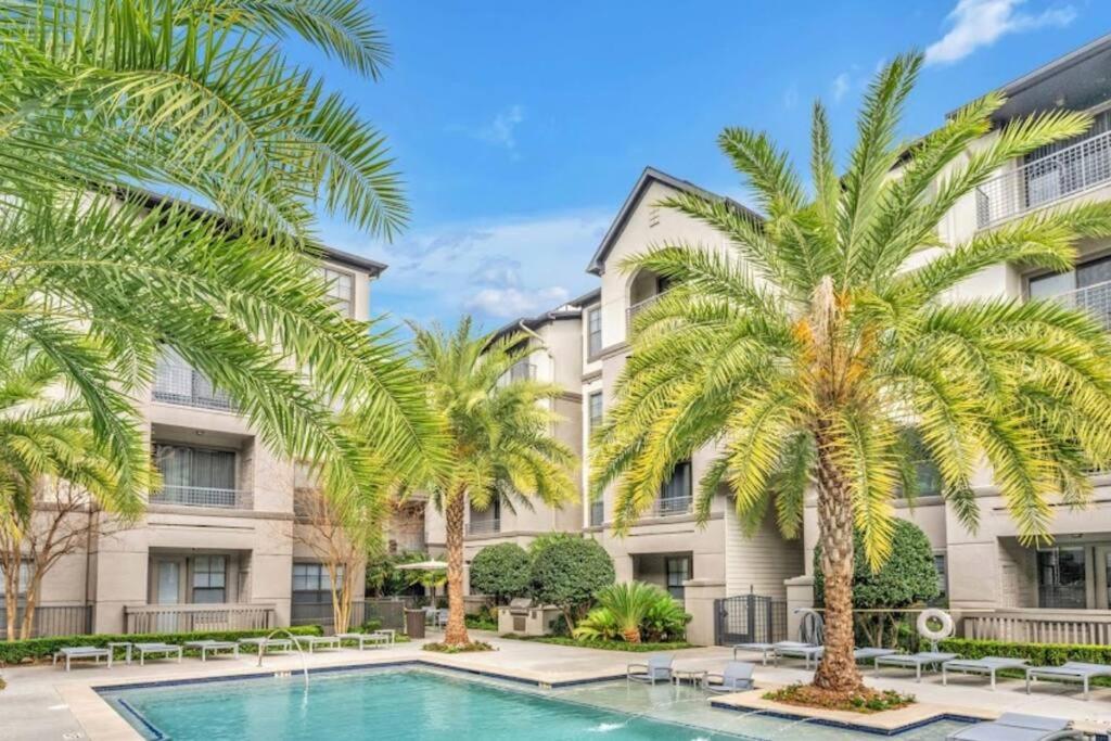 Chic Retreat-Walk To Nrg-Pool Apartment Houston Ngoại thất bức ảnh