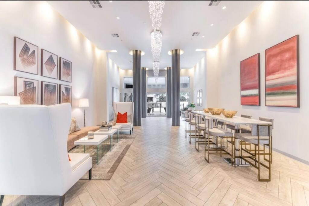 Chic Retreat-Walk To Nrg-Pool Apartment Houston Ngoại thất bức ảnh